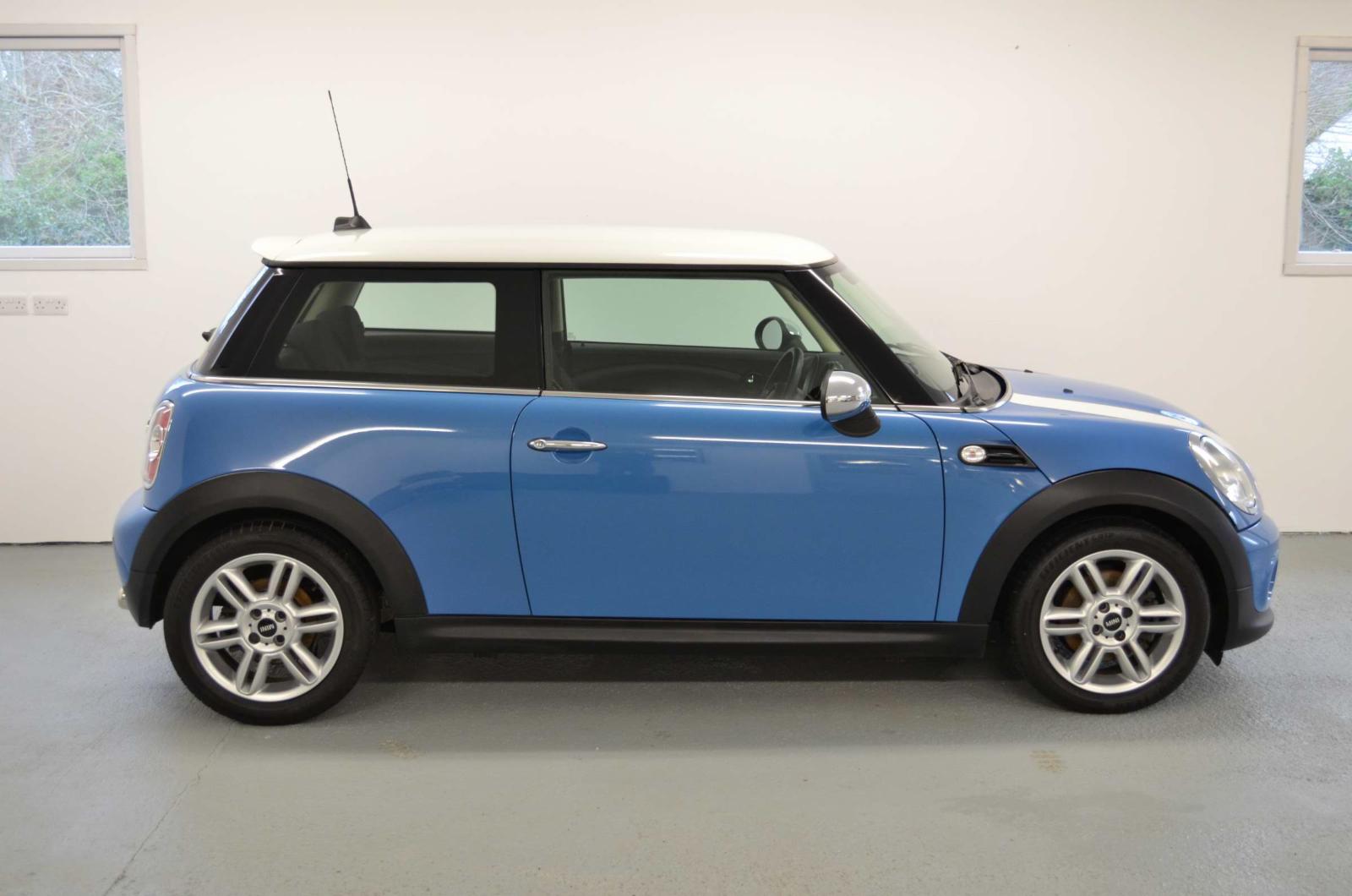 BMW Mini Cooper D Hatchback (Chili Pack) for sale | Castle Classic Cars